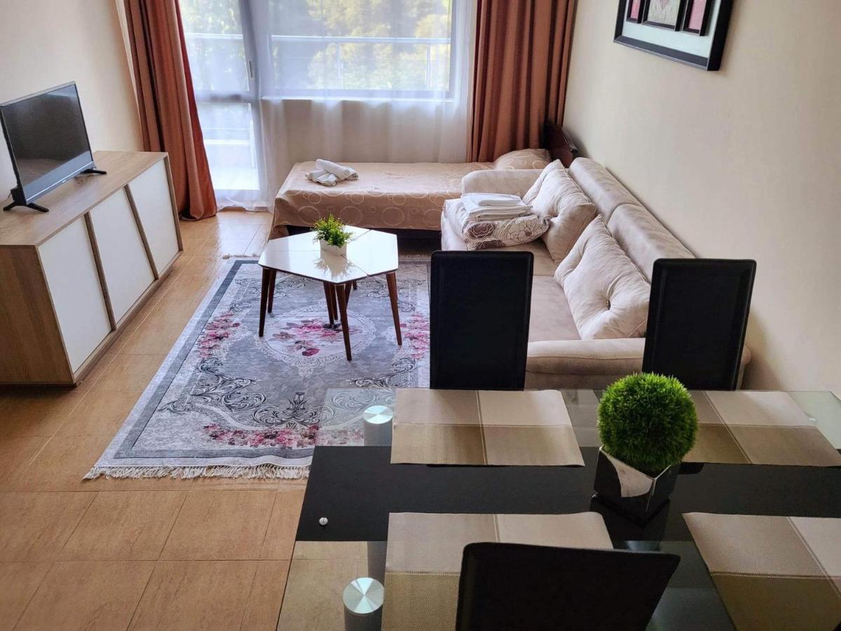 Apartment Dilov In Yalta Goldstrand
